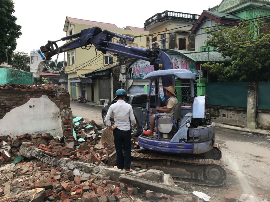 Phá dỡ nhà an toàn hiệu quả bằng búa phá đá