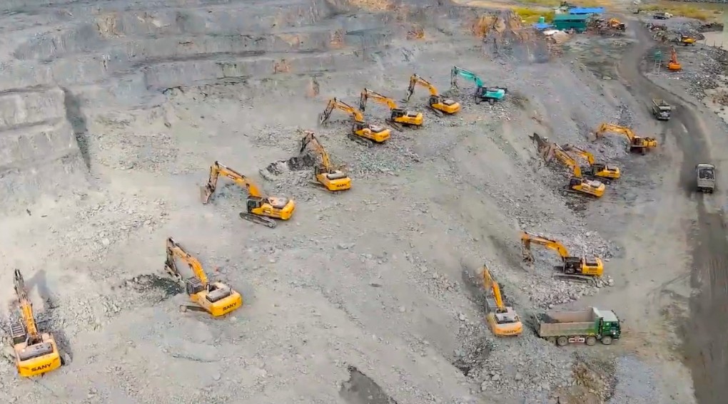 Búa Phá Đá Tùng Linh Nhận san lấp mặt bằng tai Cát Giá - Hải Phòng