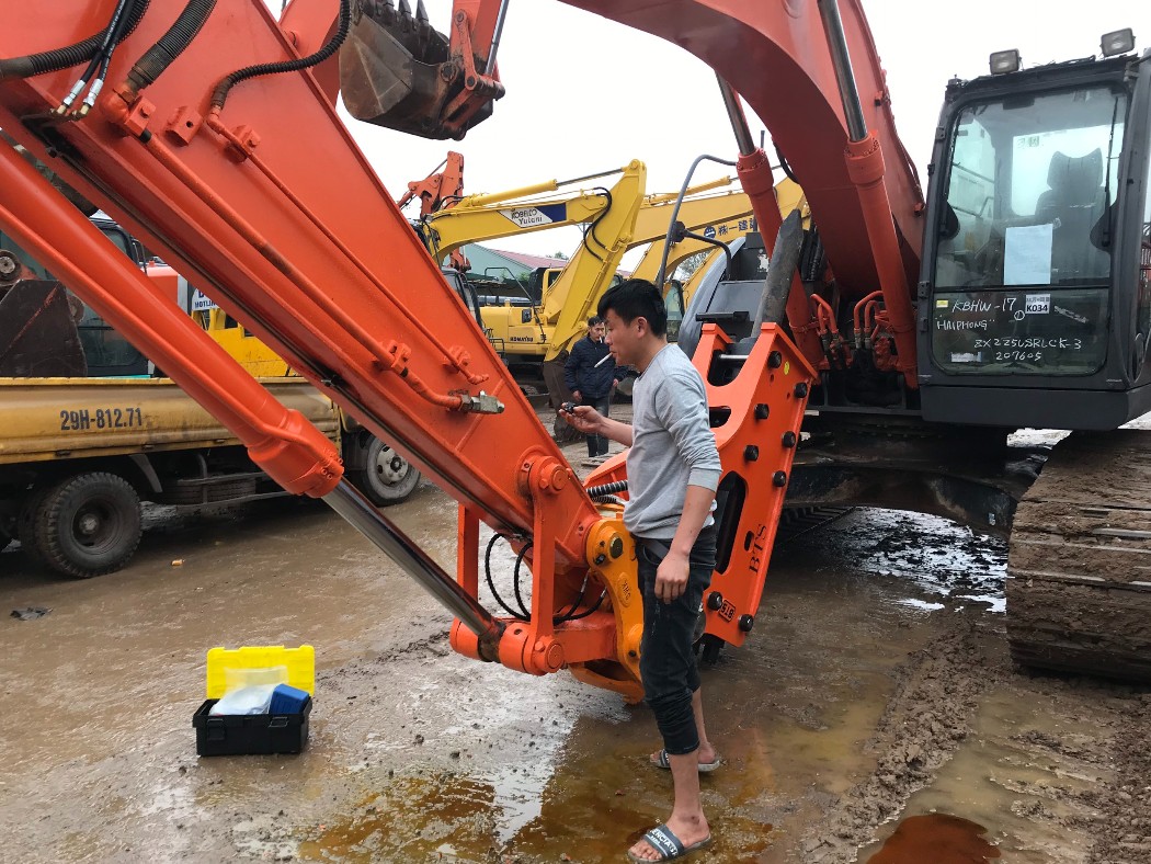 Cách Sử dụng búa phá đá đúng (2)