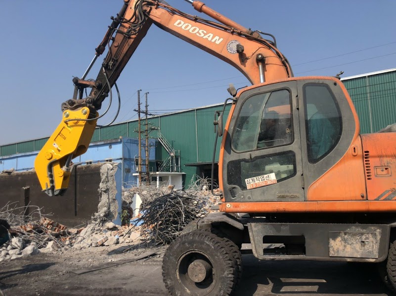 Kìm bóp bê tông ZZC lắp cho Doosan DX140