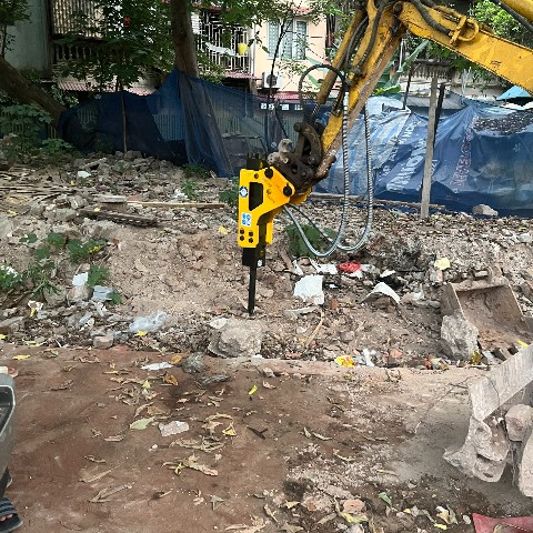 SB20 9 Búa phá đá Soosan SB20 lắp cho máy 20