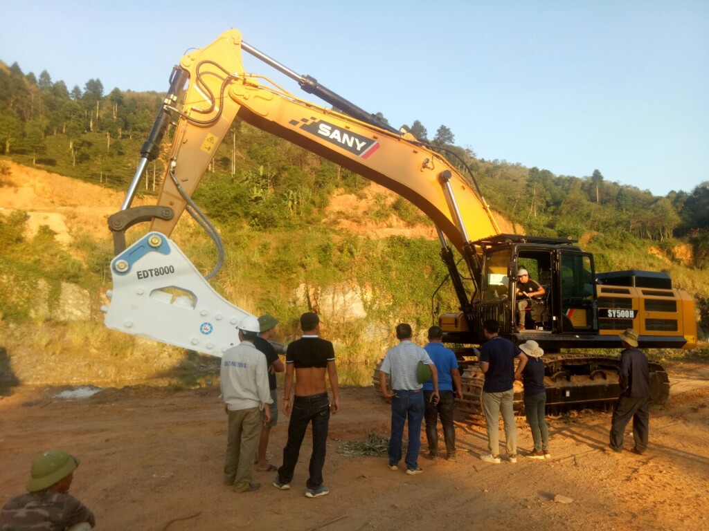 Búa phá đá EDT8000 lắp cho máy Sanny500