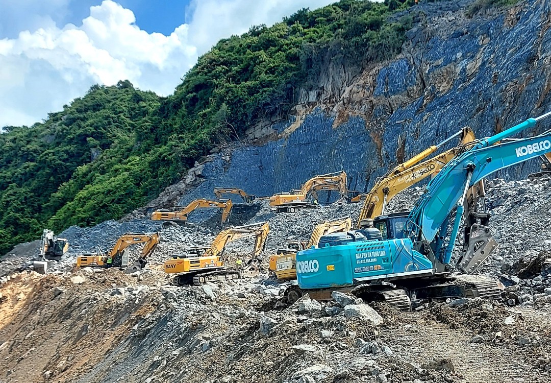 BTL210L 19 Búa phá đá BTL210L phù hợp với phá đá