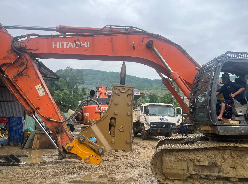 Búa Phá Đá Máy Xúc 450 2 Búa phá đá máy xúc 450 (1)