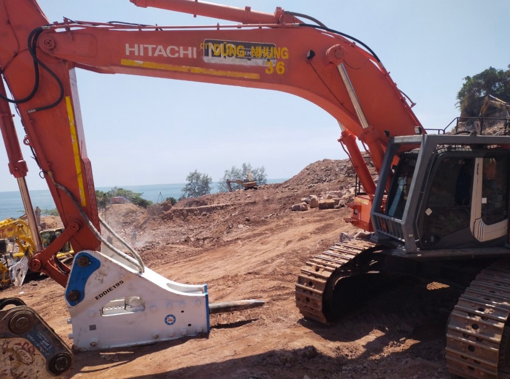 Búa Phá Đá Máy Xúc 450 3 Búa phá đá máy xúc 450 (3)