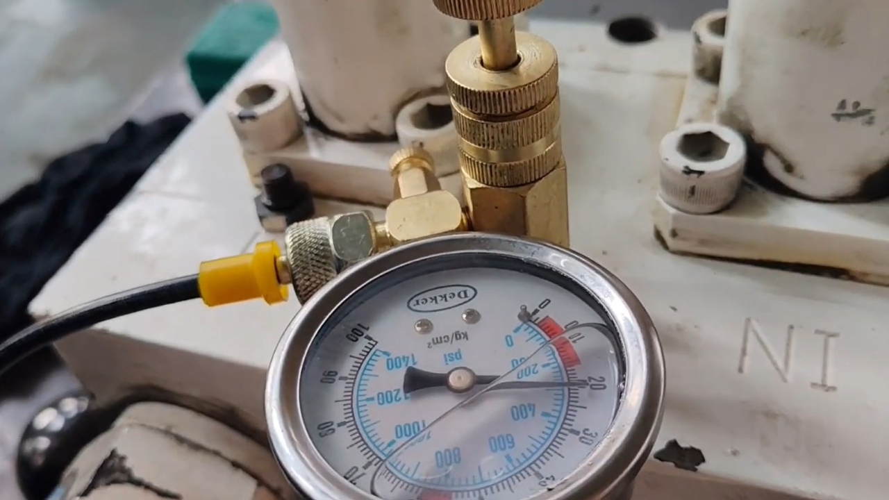 Bơm khí N2 cho búa phá đá thủy lực